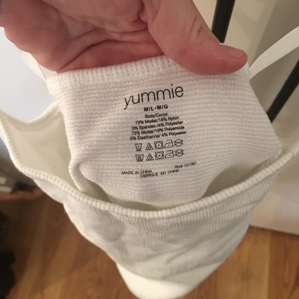 YUMMIE SUCK IN STRETCH WHITE TANK SIZE M / L - BNWT!